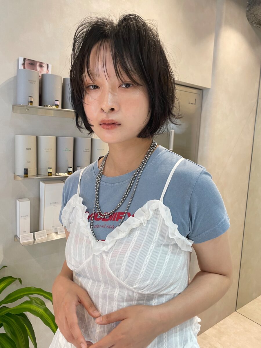 川崎Muk COREによる黒髪ショートボブニュアンスパーマの仕上がり